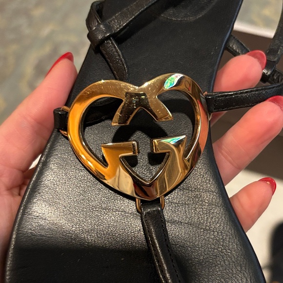 Gucci Black Sandals with Gold Emblem - Picture 3 of 9